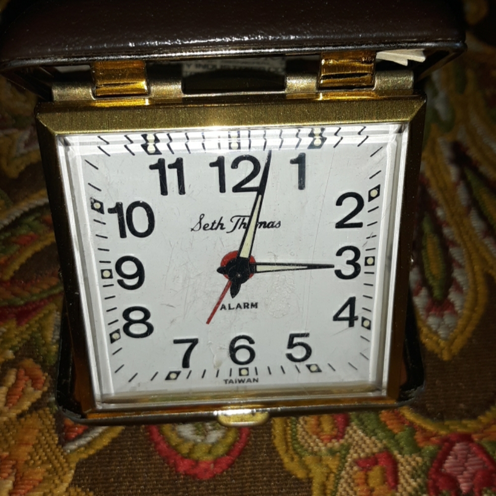 Vintage Wind-Up Clock